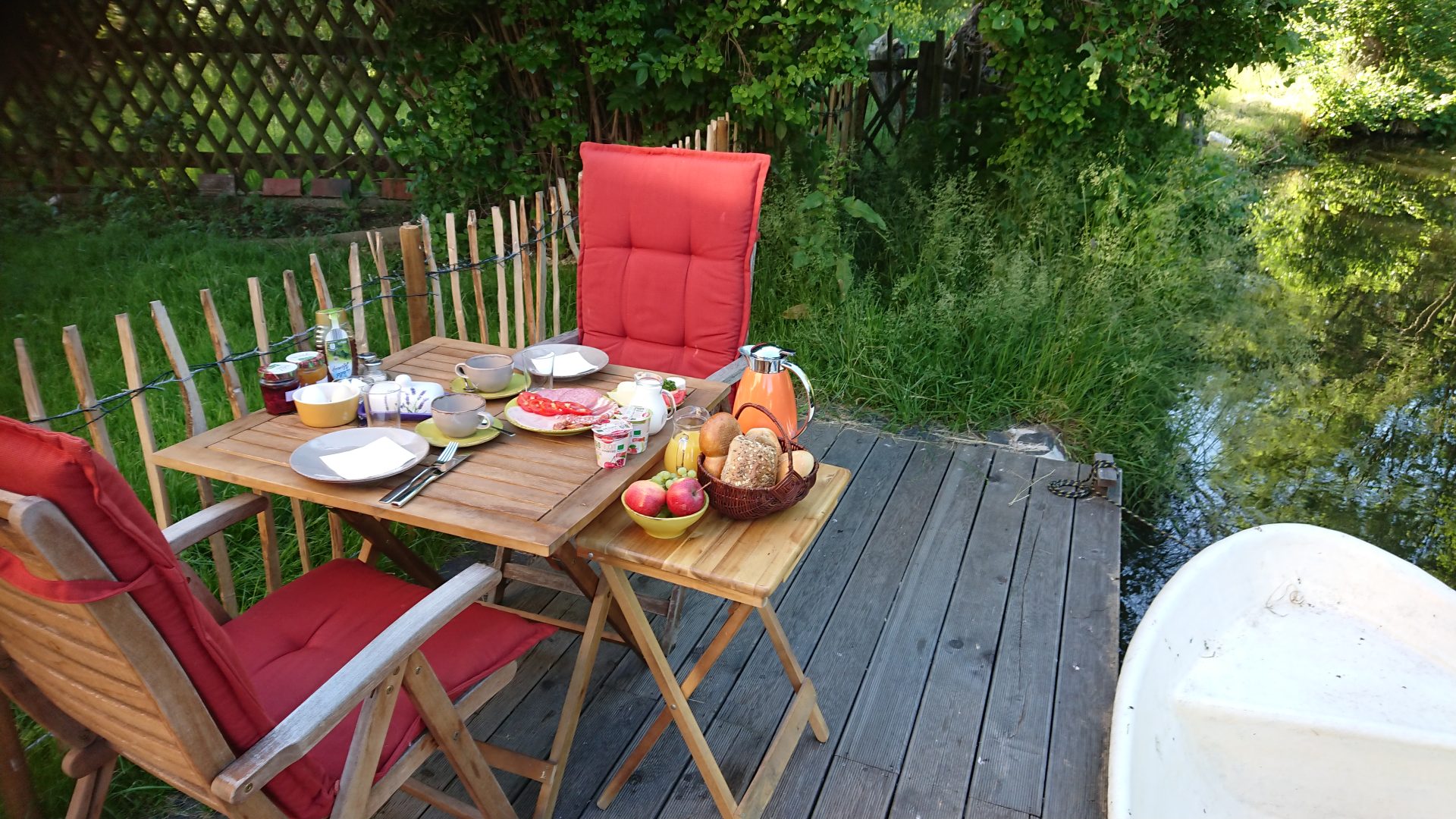 Fruehstueck An Der Roeder